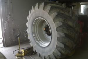 pneumatika zemědělského traktoru